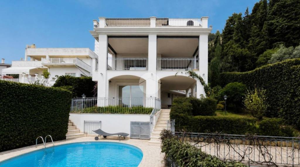 casa indipendente in vendita a Pescara in zona Castellammare