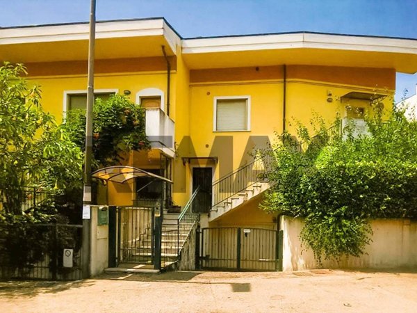 casa indipendente in vendita a Pescara in zona Ospedale
