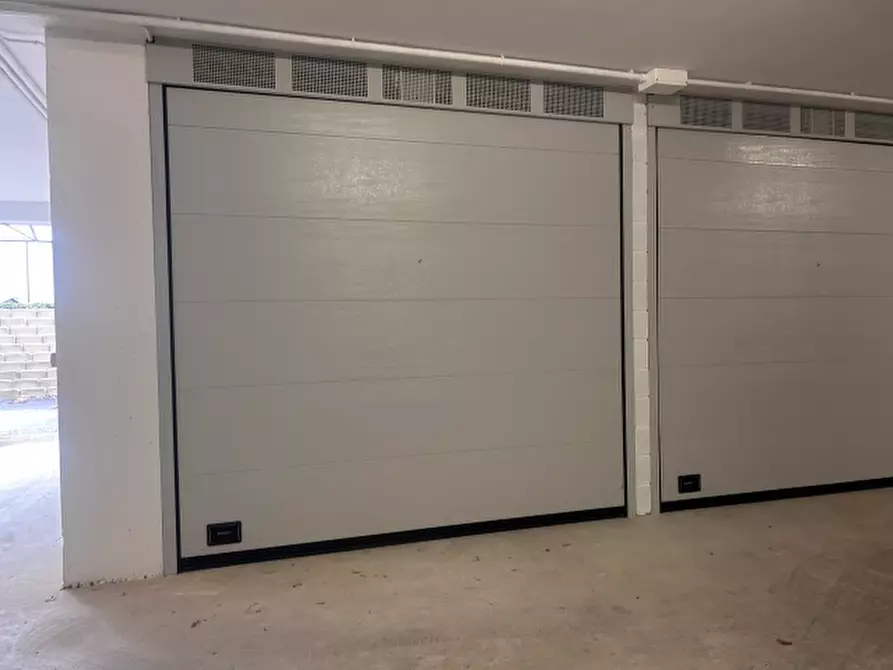 box auto in vendita a Pescara in zona Pineta