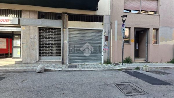 box auto in vendita a Pescara in zona Porta Nuova