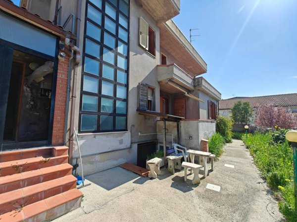 casa indipendente in vendita a Pescara in zona Colle di Mezzo
