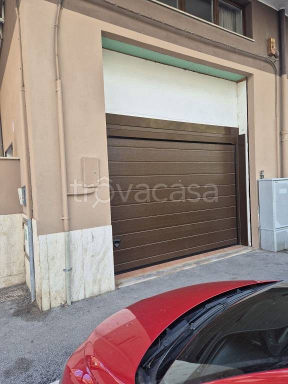 locale di sgombero in vendita a Pescara