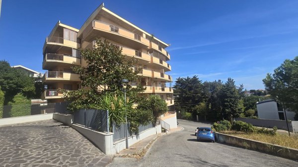 appartamento in vendita a Pescara in zona Colle di Mezzo
