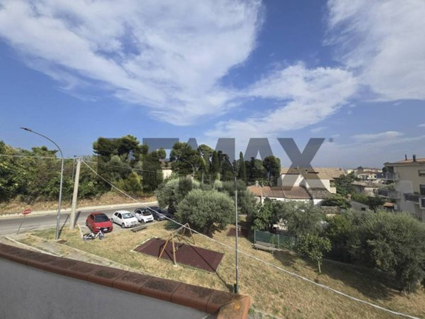 casa indipendente in vendita a Pescara in zona Colle Scorrano