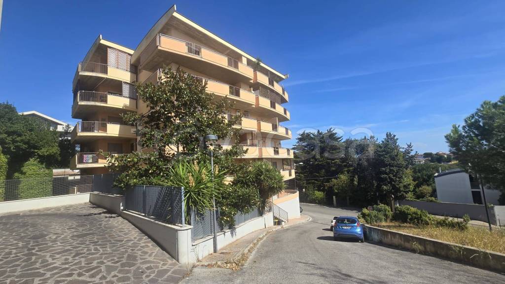 appartamento in vendita a Pescara in zona Colle Innamorati
