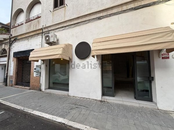 locale commerciale in vendita a Pescara in zona Centro Città