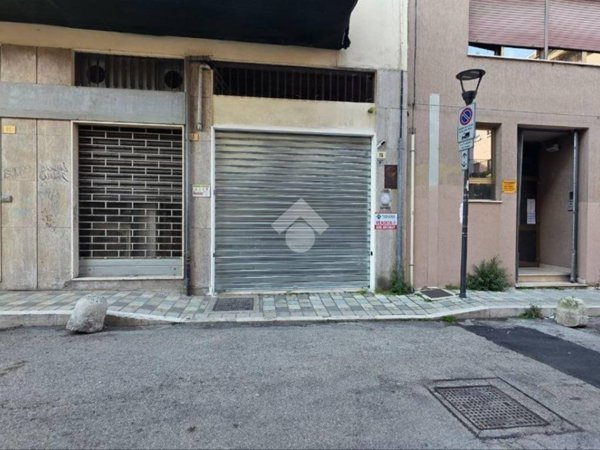 box auto in vendita a Pescara in zona Porta Nuova