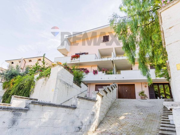 casa indipendente in vendita a Pescara in zona San Giovanni