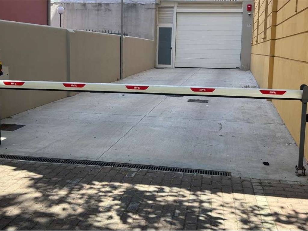 box auto in vendita a Pescara in zona Porta Nuova