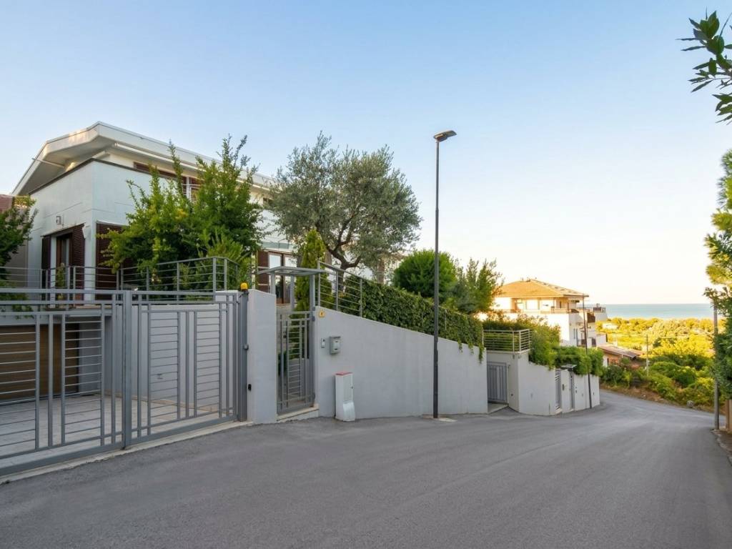 casa indipendente in vendita a Pescara in zona Pineta