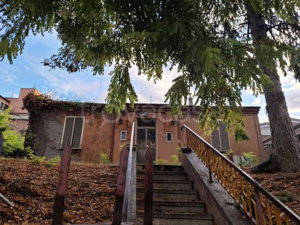 casa indipendente in vendita a Pescara in zona Ospedale