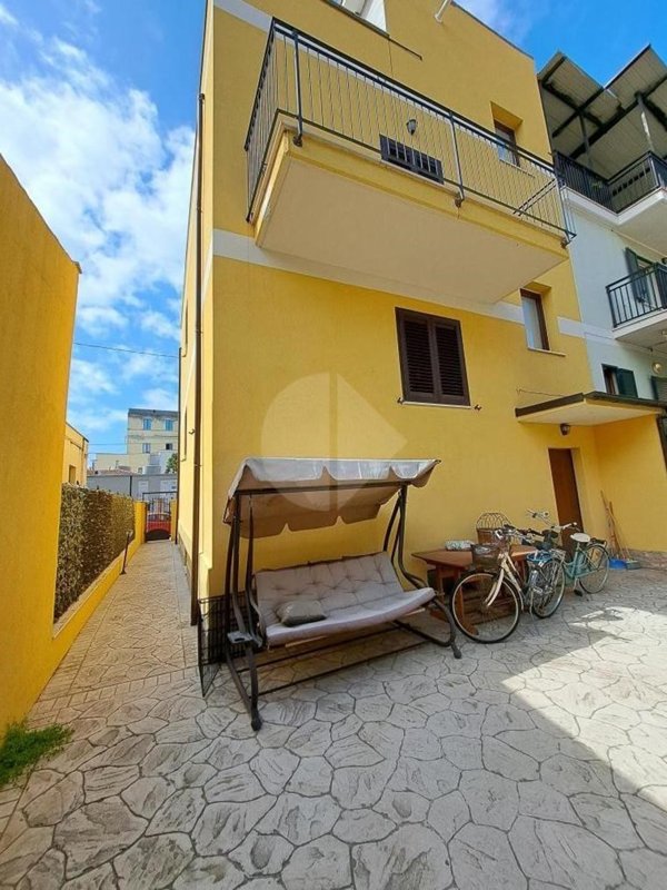 casa indipendente in vendita a Pescara in zona Porta Nuova