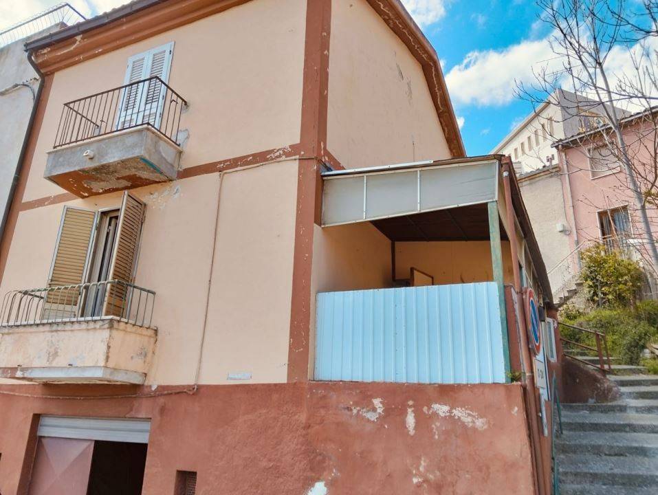 casa semindipendente in vendita a Pescosansonesco