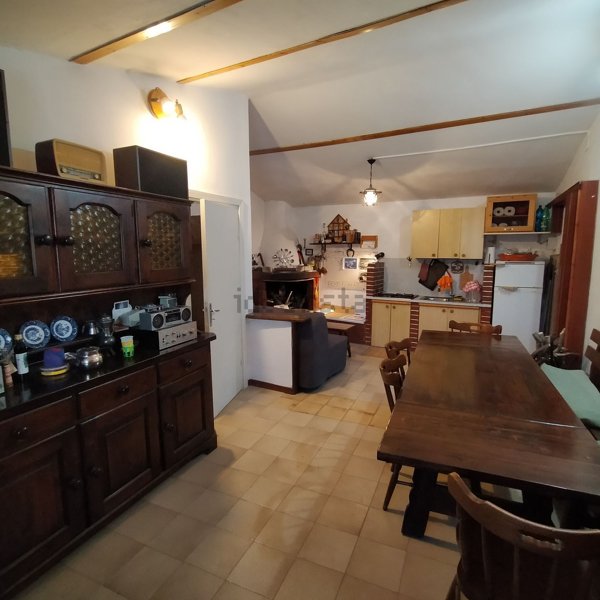 appartamento in vendita a Pescosansonesco in zona Dogli