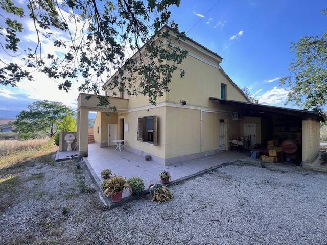 casa indipendente in vendita a Pianella