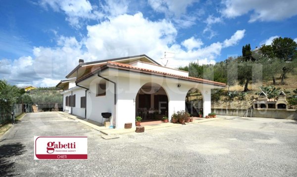casa indipendente in vendita a Pianella
