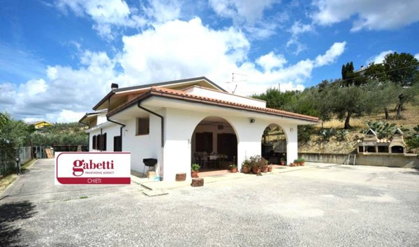 casa indipendente in vendita a Pianella