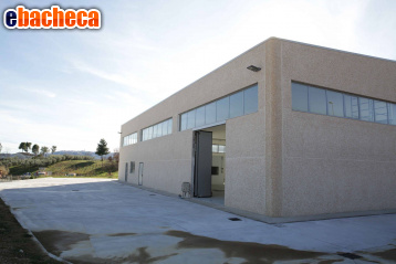 locale di sgombero in vendita a Pianella in zona Cerratina
