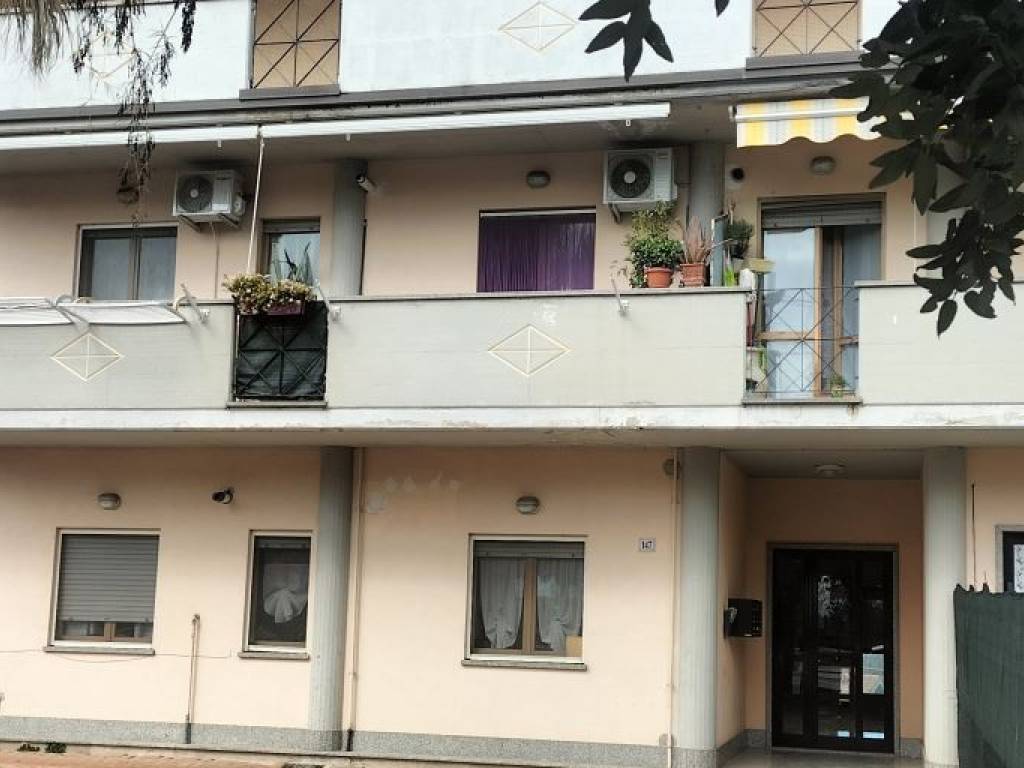 appartamento in vendita a Pianella in zona Castellana