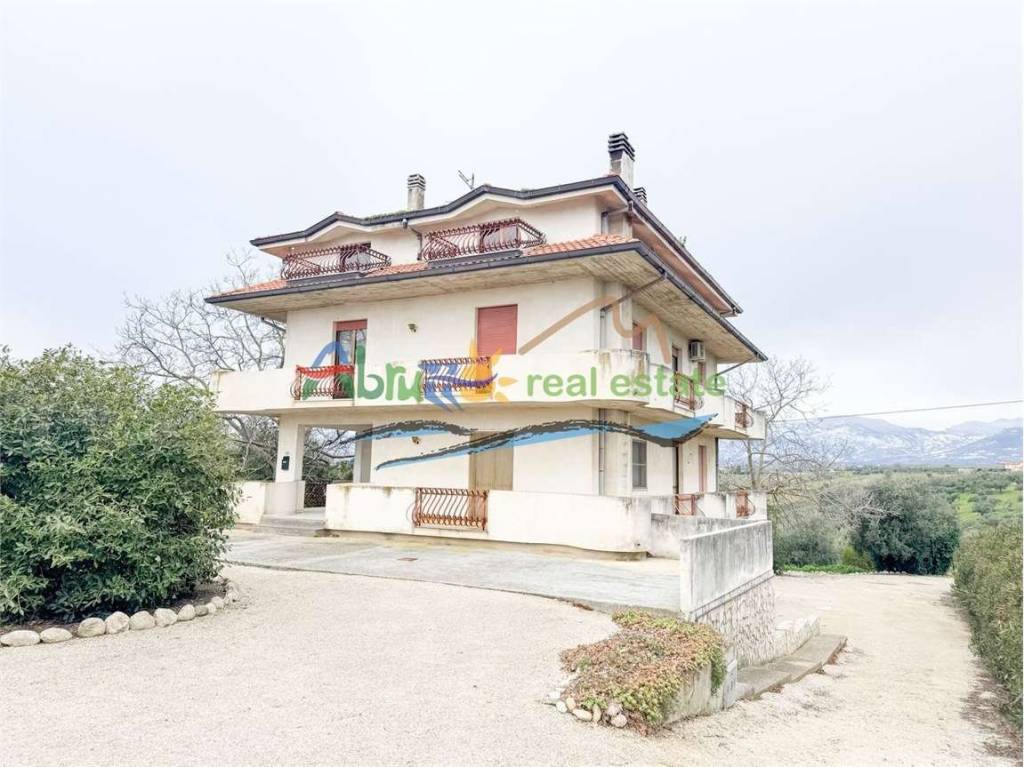 casa indipendente in vendita a Pianella