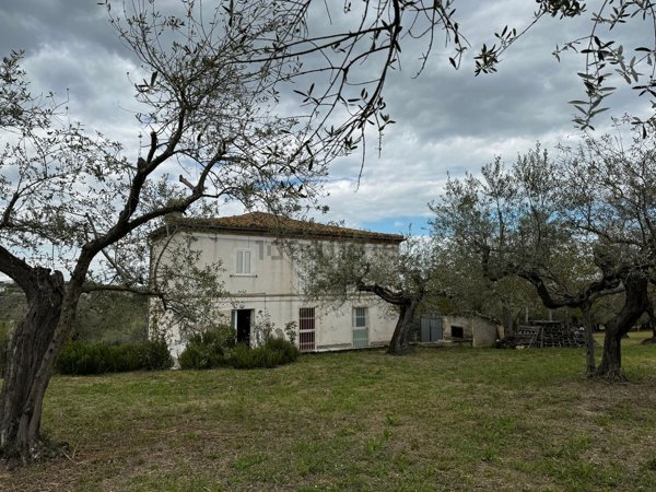 casa indipendente in vendita a Pianella