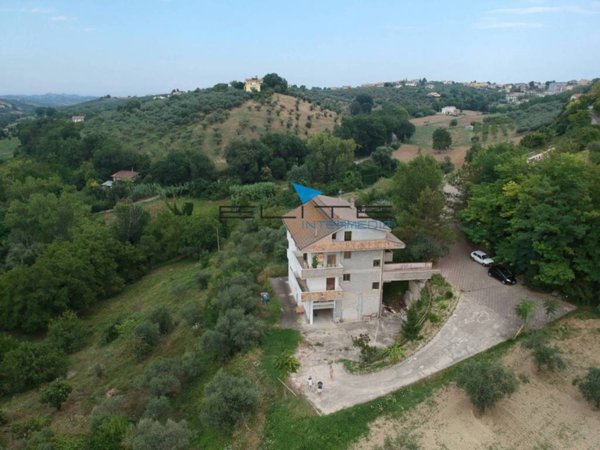 casa indipendente in vendita a Pianella