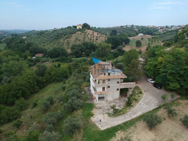 casa indipendente in vendita a Pianella