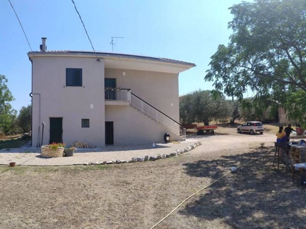 pentavano in vendita a Pianella