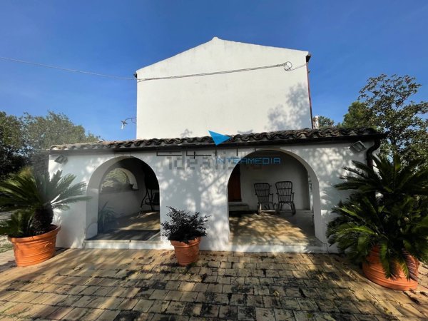 casa indipendente in vendita a Pianella