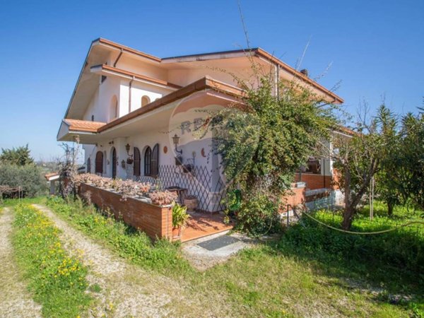 casa indipendente in vendita a Pianella