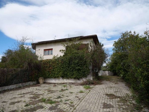 casa indipendente in vendita a Pianella