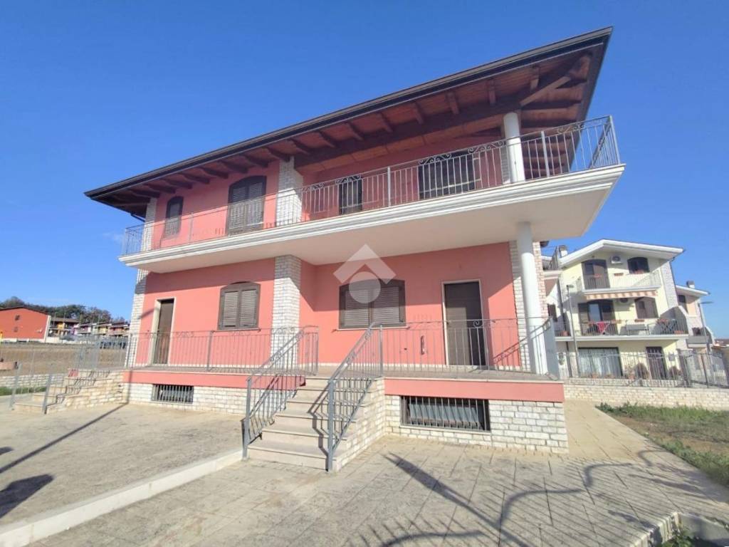 casa indipendente in vendita a Pianella in zona Cerratina