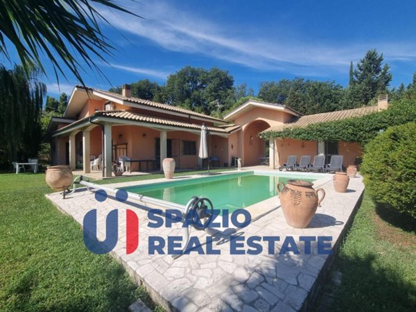 casa indipendente in vendita a Pianella