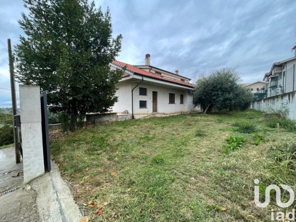 casa indipendente in vendita a Pianella