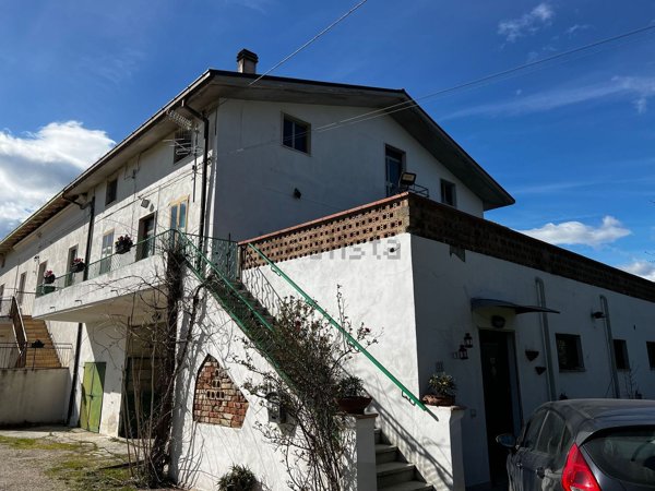 casa indipendente in vendita a Pianella in zona Cerratina