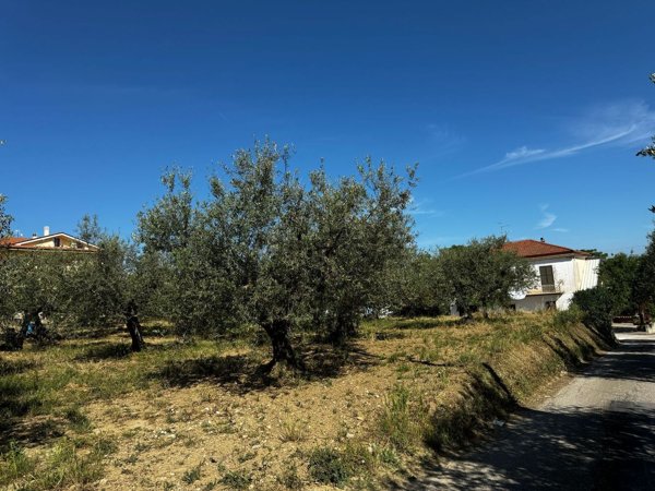 terreno edificabile in vendita a Pianella