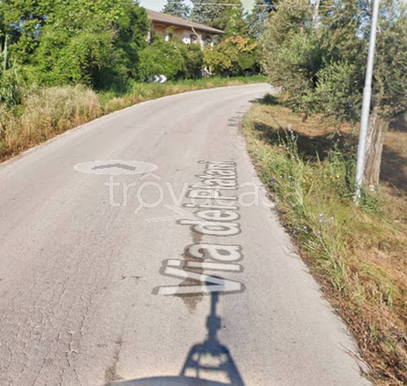 locale commerciale in vendita a Pianella in zona Cerratina