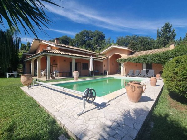 casa indipendente in vendita a Pianella