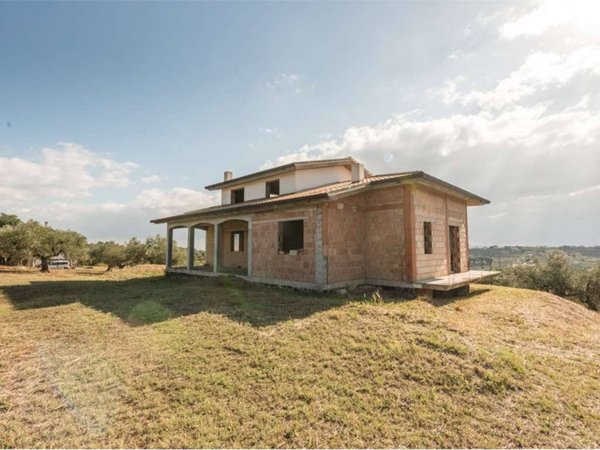 casa indipendente in vendita a Pianella in zona Castellana