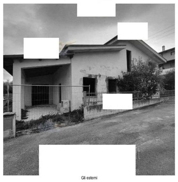 casa indipendente in vendita a Pianella in zona Cerratina