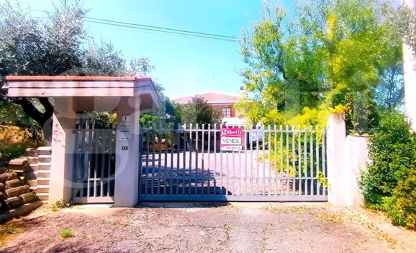 casa indipendente in vendita a Pianella