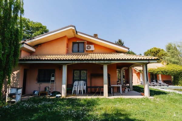 casa indipendente in vendita a Pianella in zona Cerratina