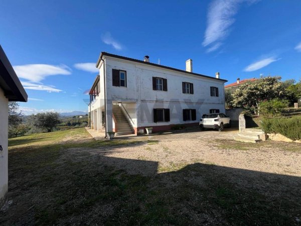 casa indipendente in vendita a Pianella