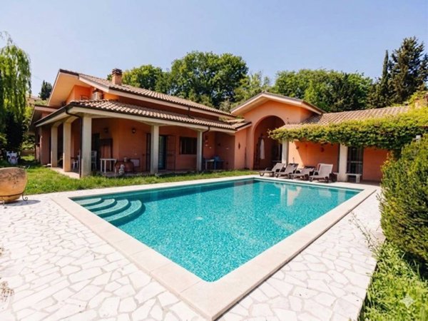 casa indipendente in vendita a Pianella in zona Cerratina