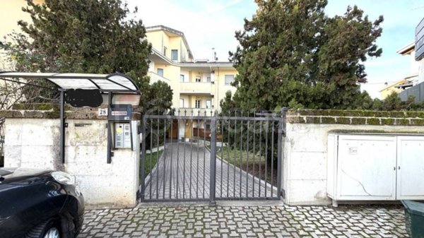 appartamento in vendita a Pianella in zona Castellana