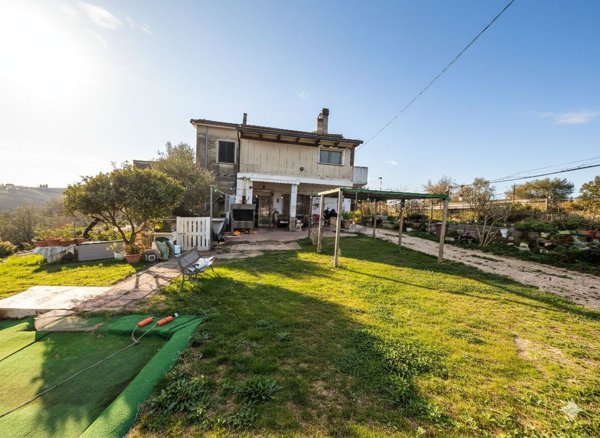 casa indipendente in vendita a Pianella