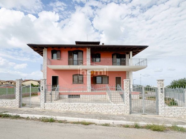 casa indipendente in vendita a Pianella in zona Cerratina