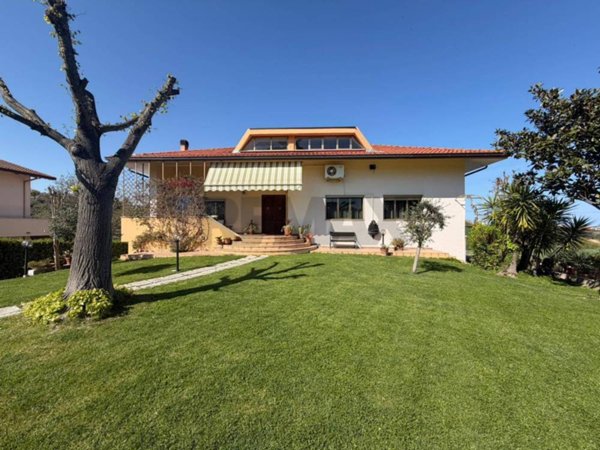casa indipendente in vendita a Pianella in zona Cerratina