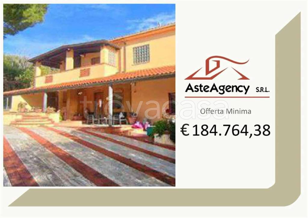 casa indipendente in vendita a Pianella in zona Castellana