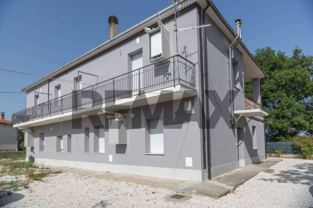 casa indipendente in vendita a Pianella in zona Castellana